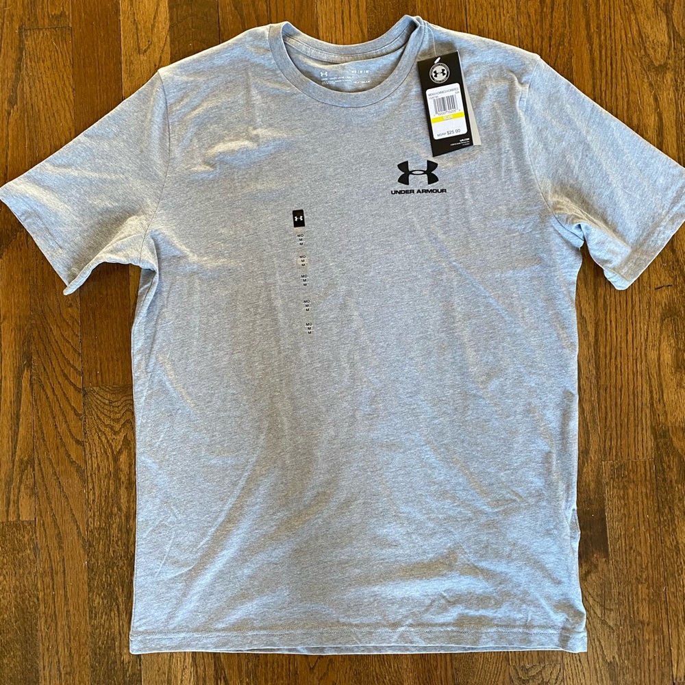 NWT Mens under armour gray tee-sz medium